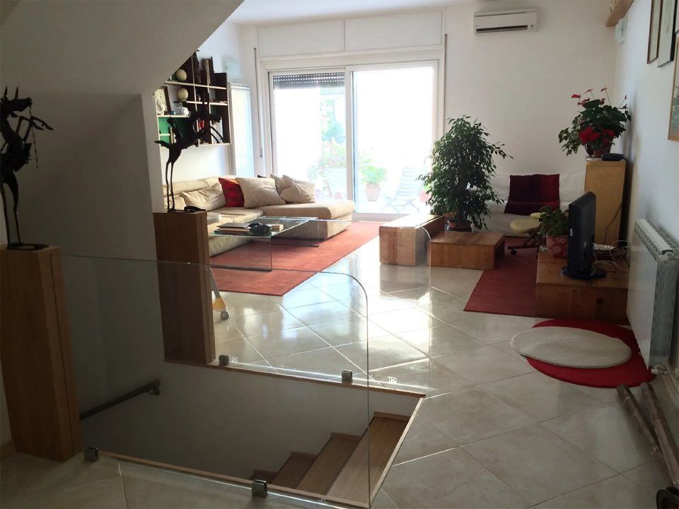 Salotto con scala