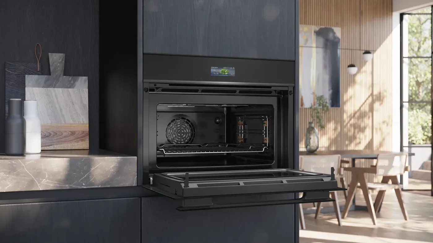 SIEMENS iQ700 Built-in compact oven with microwave function 60 x 45 cm
