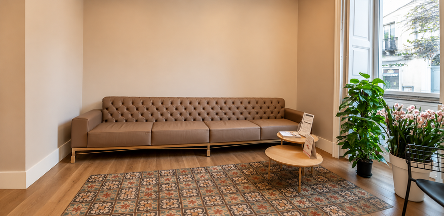 Sala d'attesa confortevole dello studio dentistico