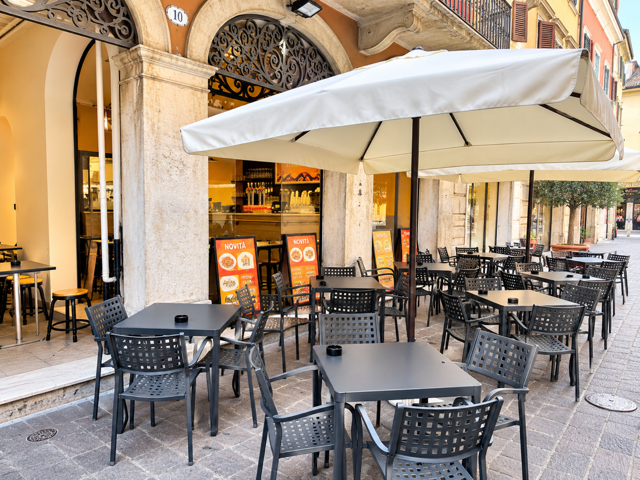 Locale - ristorante Da Monta a Mantova