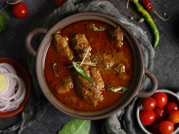 Mutton curry in a clay pot