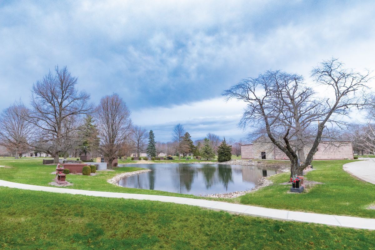 Oaklawn Memorial Gardens Pond