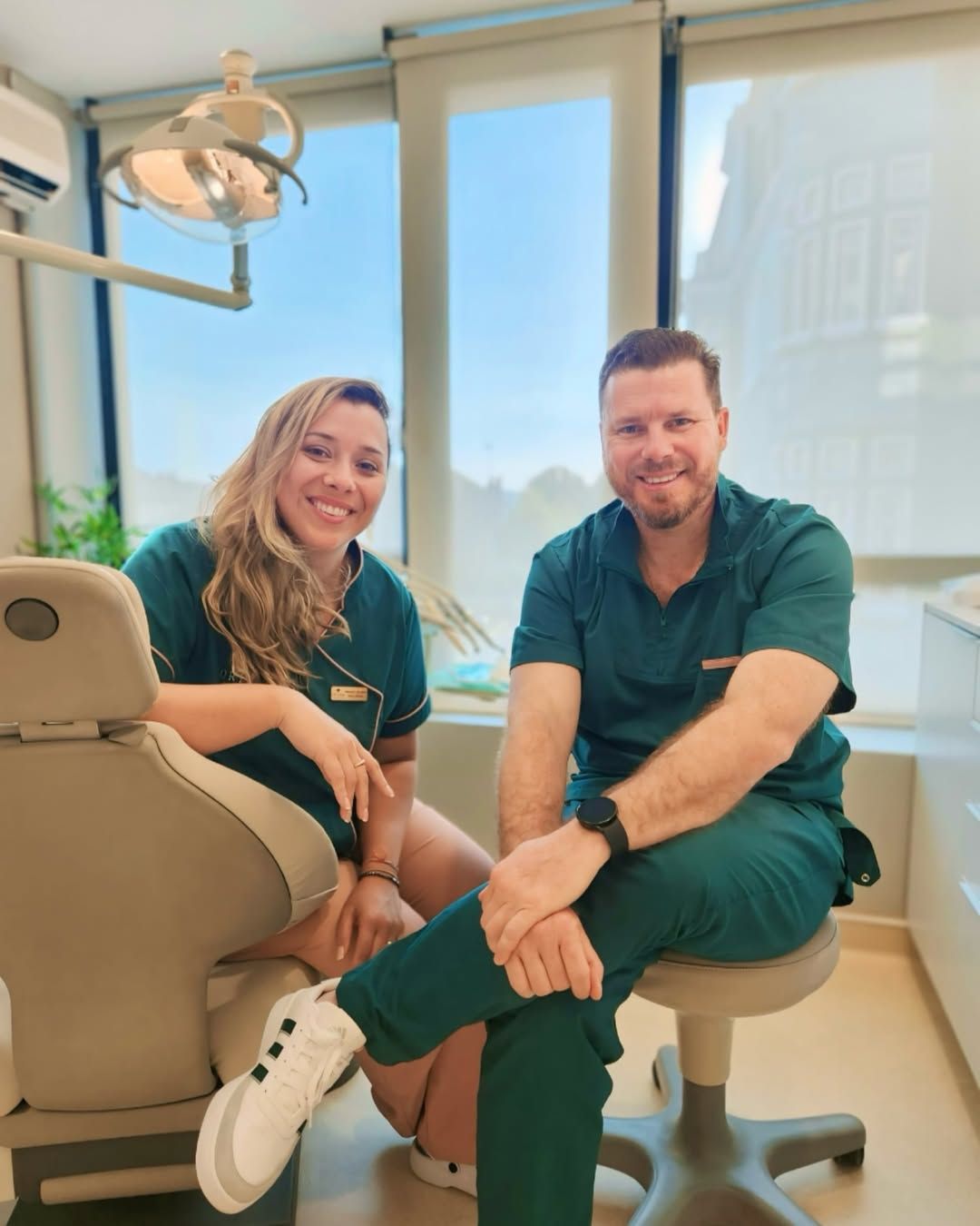 Logótipo da Origem Dental Clinic na parede