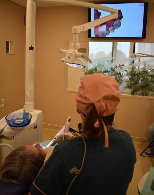 Equipamento de radiografia dentária no consultório