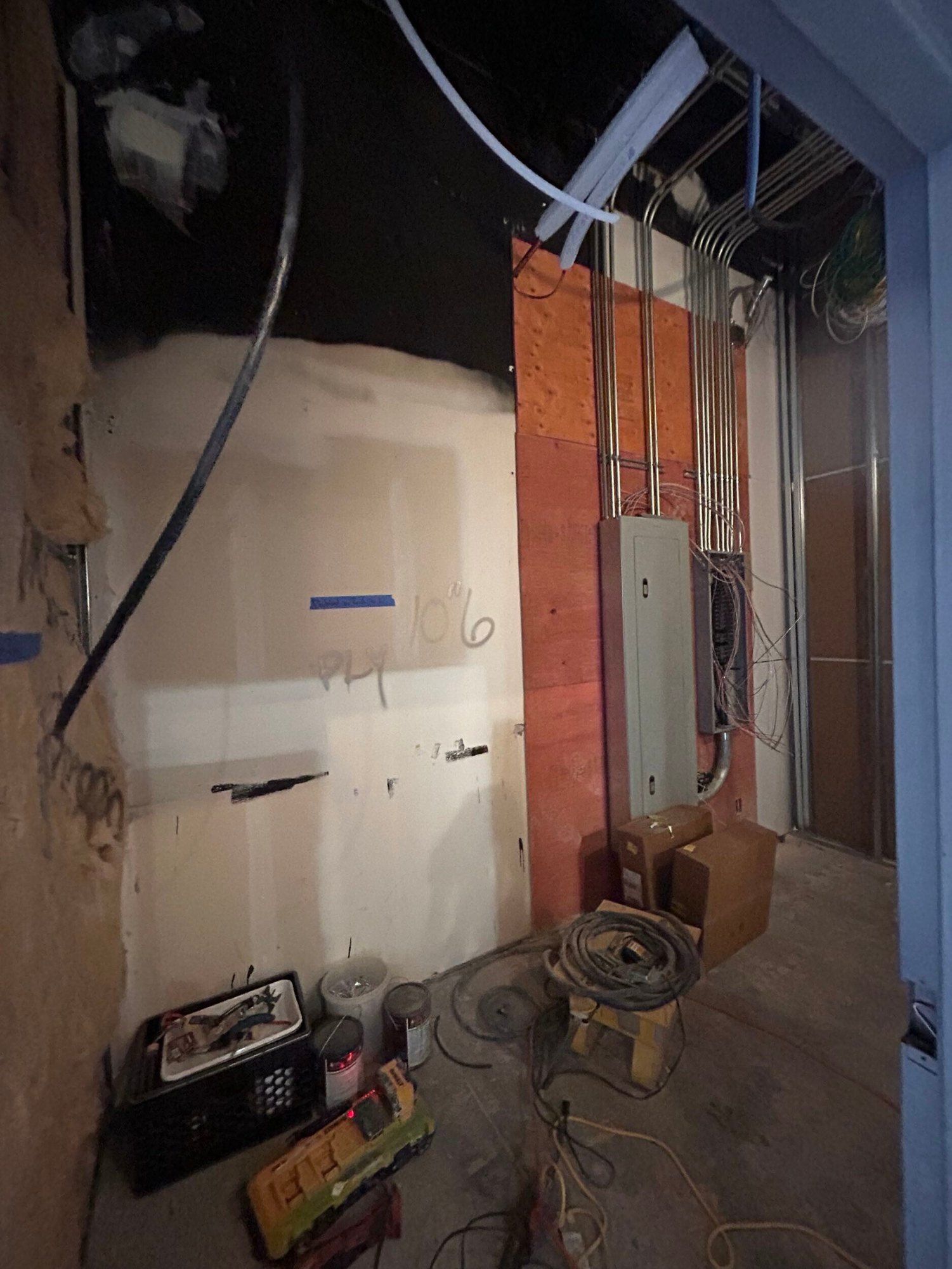Completed metal framing, drywall & insulation at Verizon Bellingham in Bellingham, WA by United Seattle