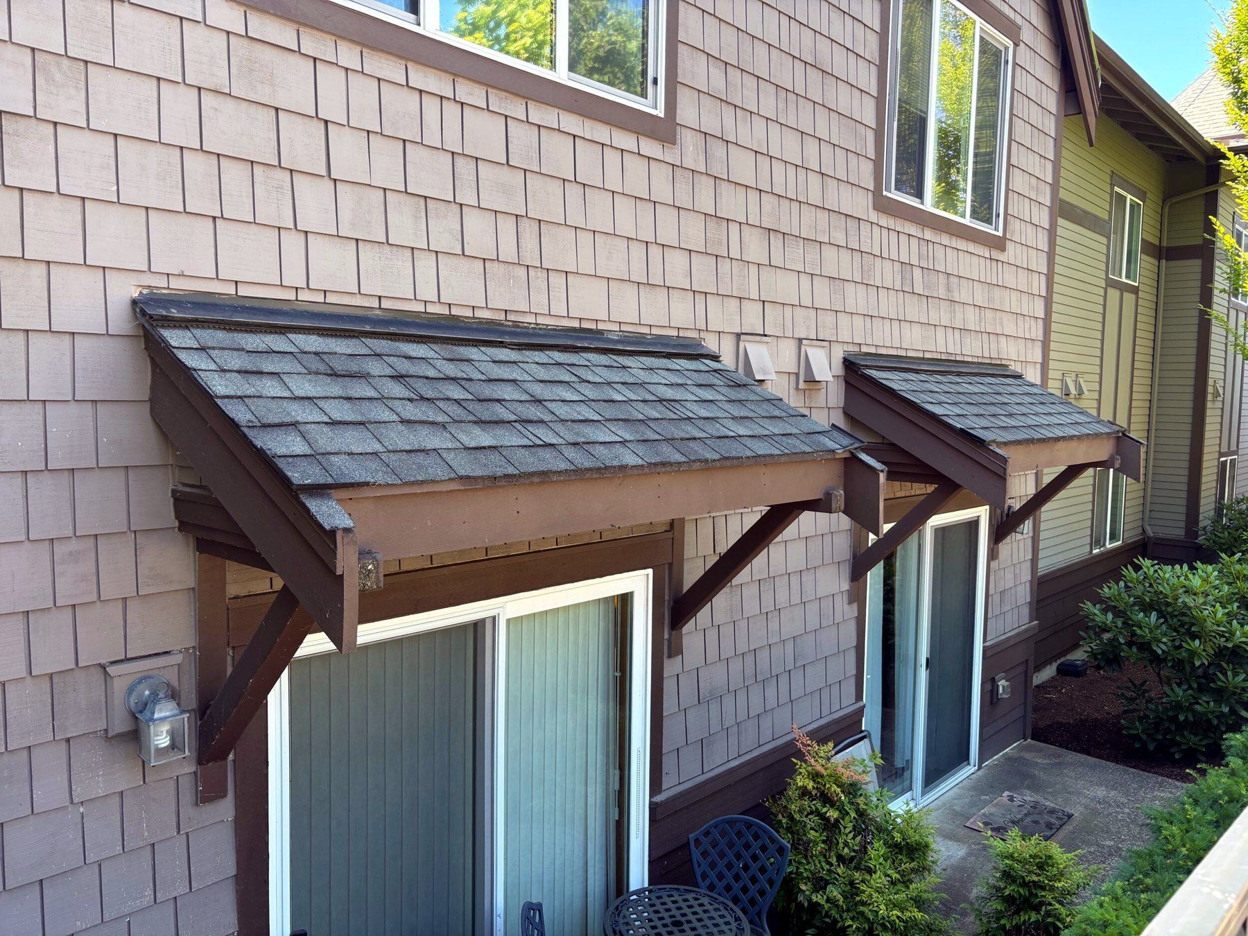 Ashford at Vista Park entry roof before replacement, Issaquah WA