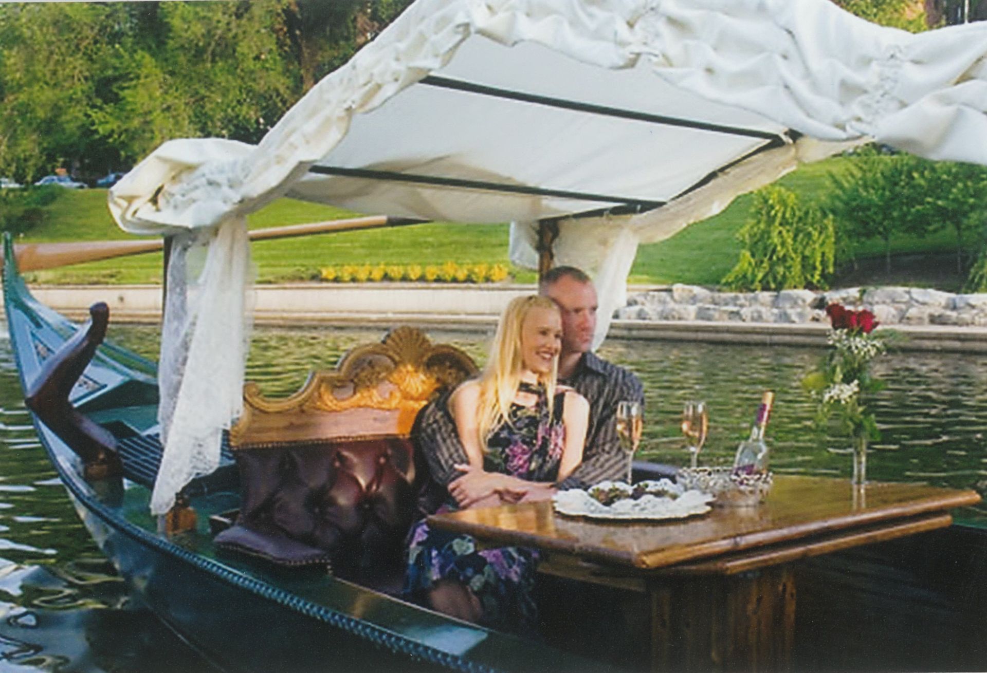 Gondola Rides Kansas City, MO Ambiance on the Water