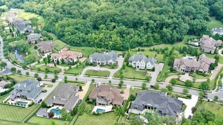 Nashville suburbs in Nashville Tn area