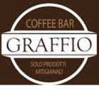 Logo per Graffio Coffee Bar: testo bianco su sfondo marrone, elementi circolari e rettangolari.