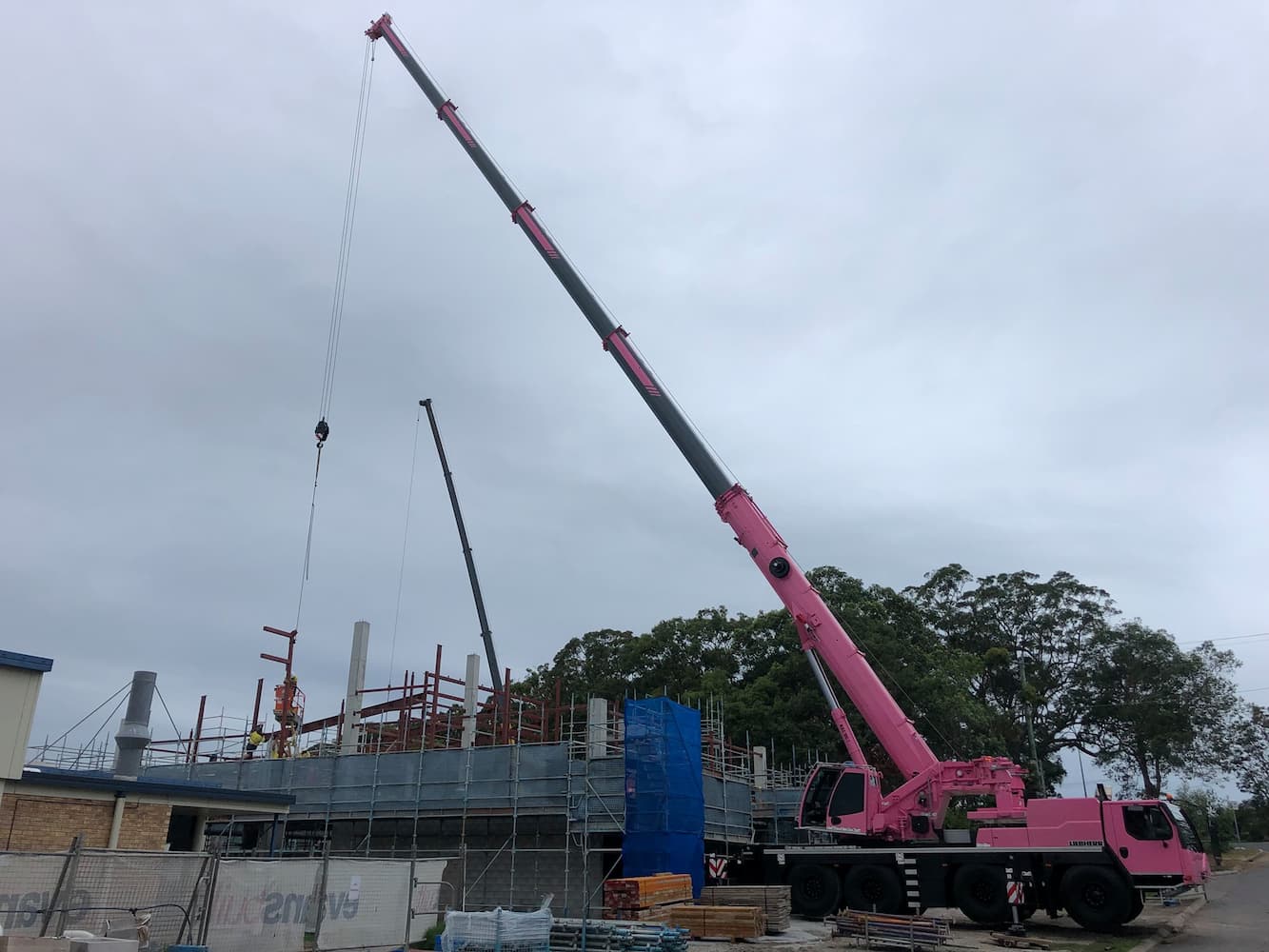 Crane Lift Steel On Construction Site —  D & S Crane Hire & Rigging In Kunda Park, QLD