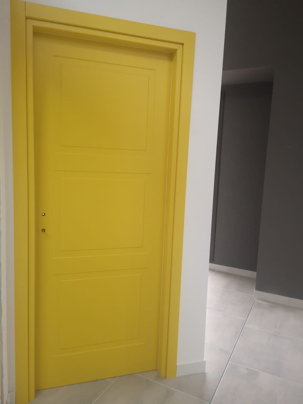 porta gialla
