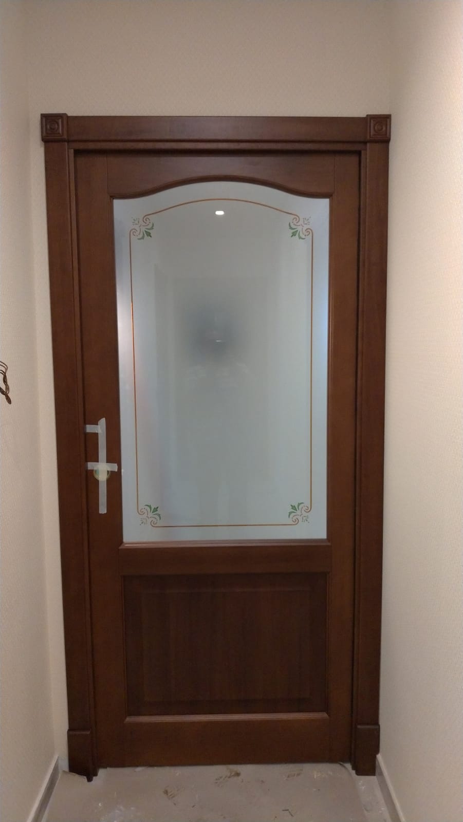 porta classica con vetrata satinata
