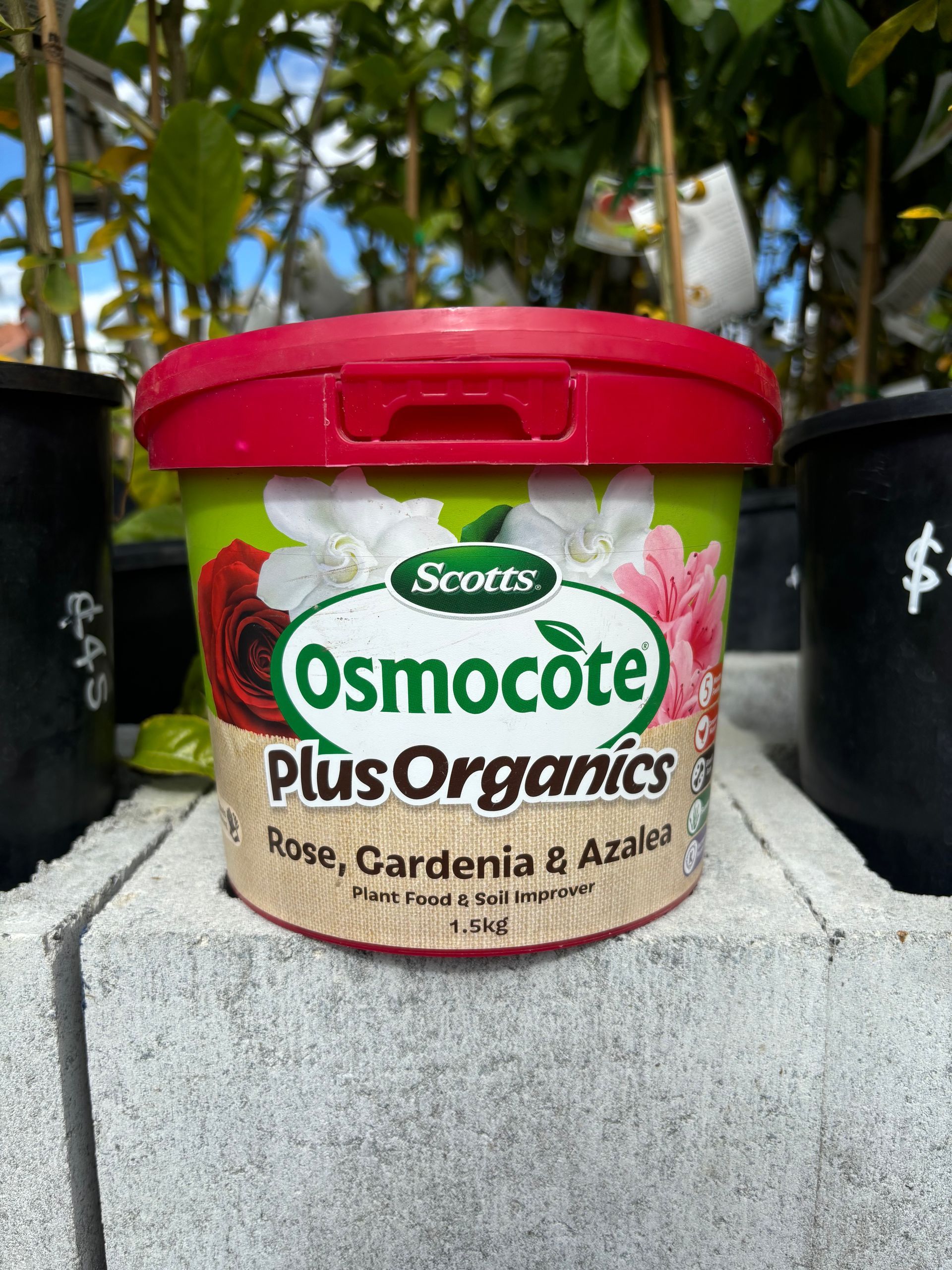 SCOTTS Osmocote Plus Organics Rose, Gardenia & Azalea 1.5kg