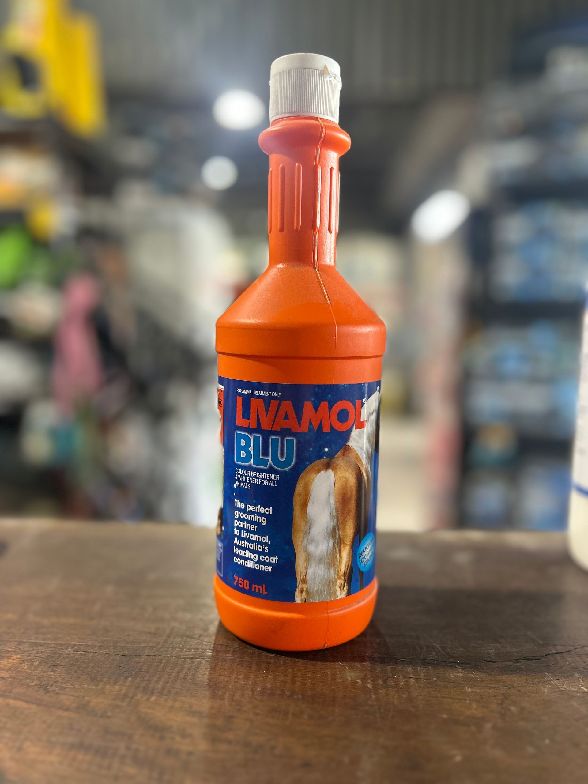 LIVAMOL BLU Colour Brightener & Whitener