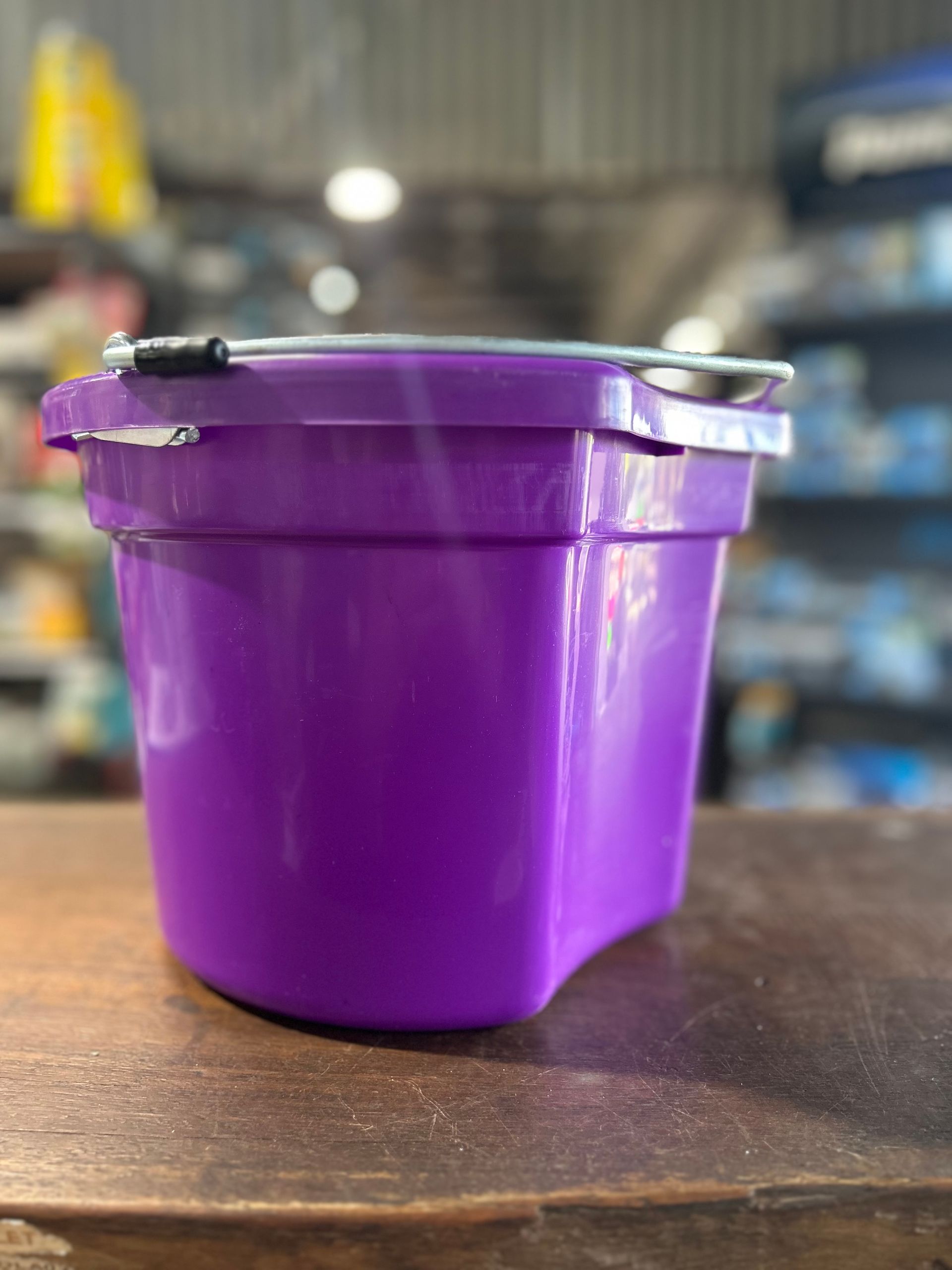 Bainbridge Flat Back Bucket