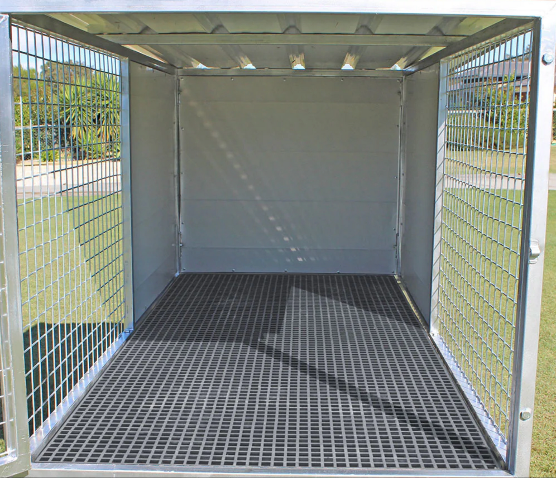 Floor - Raised Dog Kennel - Fibreglass Composite