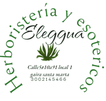 Logo circular verde de “Herboristería y esotéricos Eleggua” con planta y dirección en Santa Marta.
