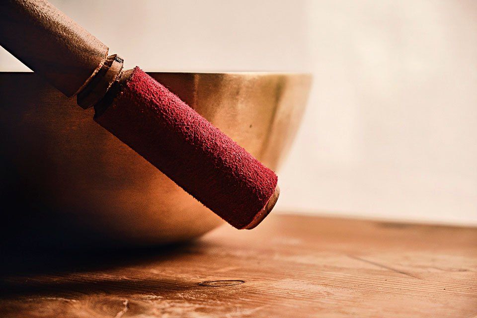Meditationsschale mit Klöppel - ein beruhigender Klang