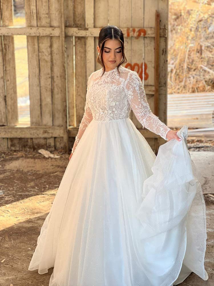 שמלות כלה צנועות ונפוחות הודיה 