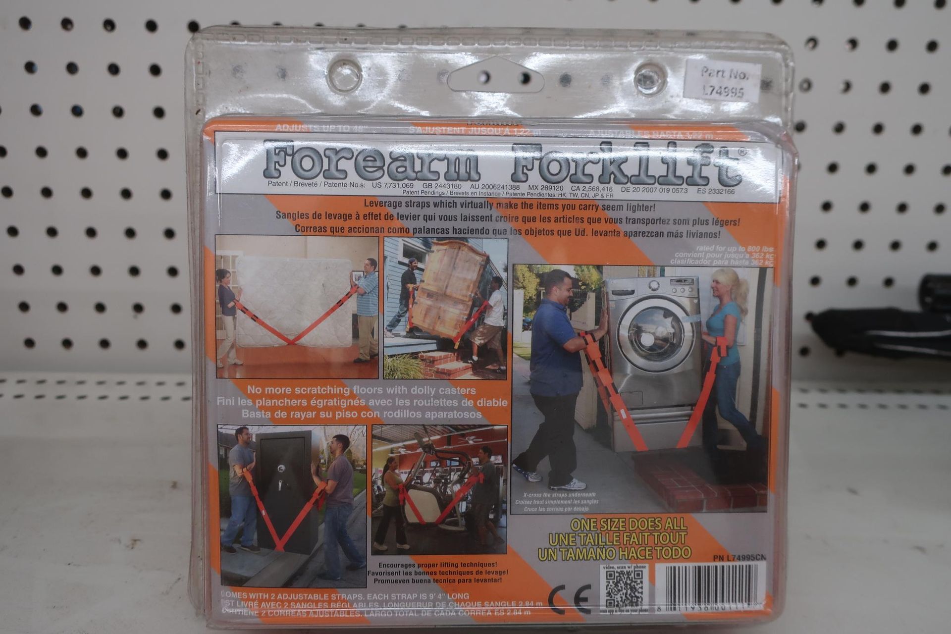 Back of a package for moving straps, showing people using them to lift heavy objects.