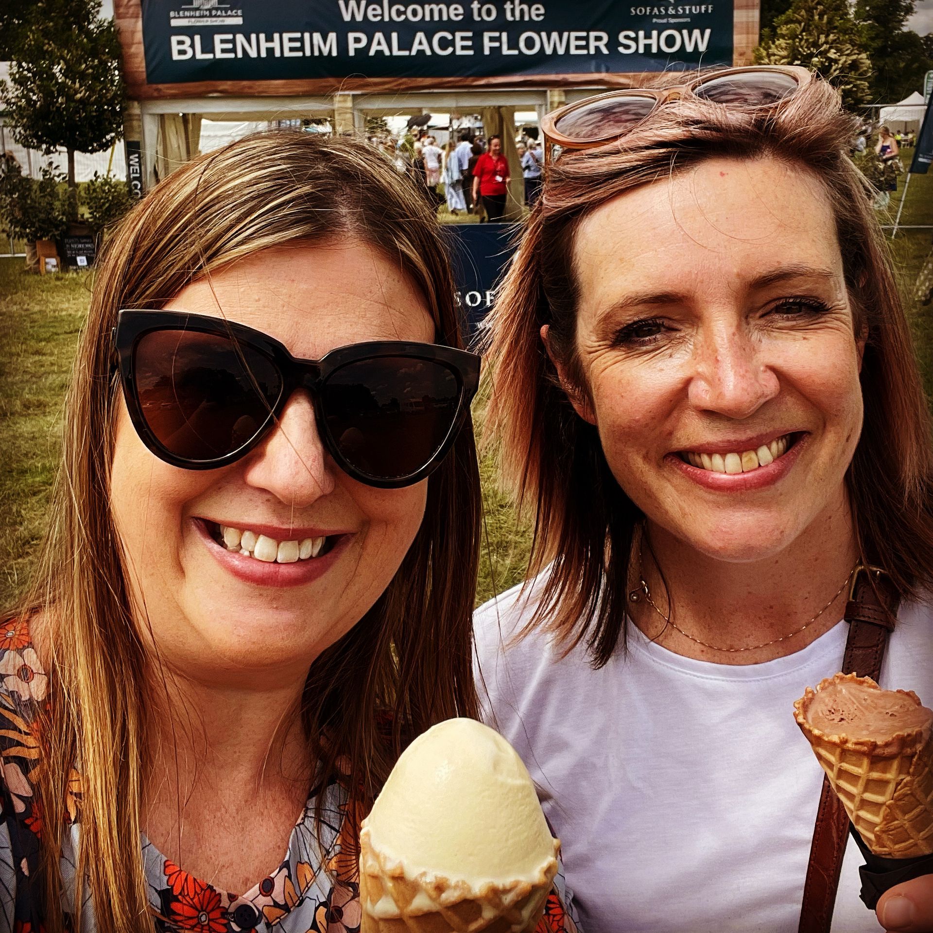 2 women smiling