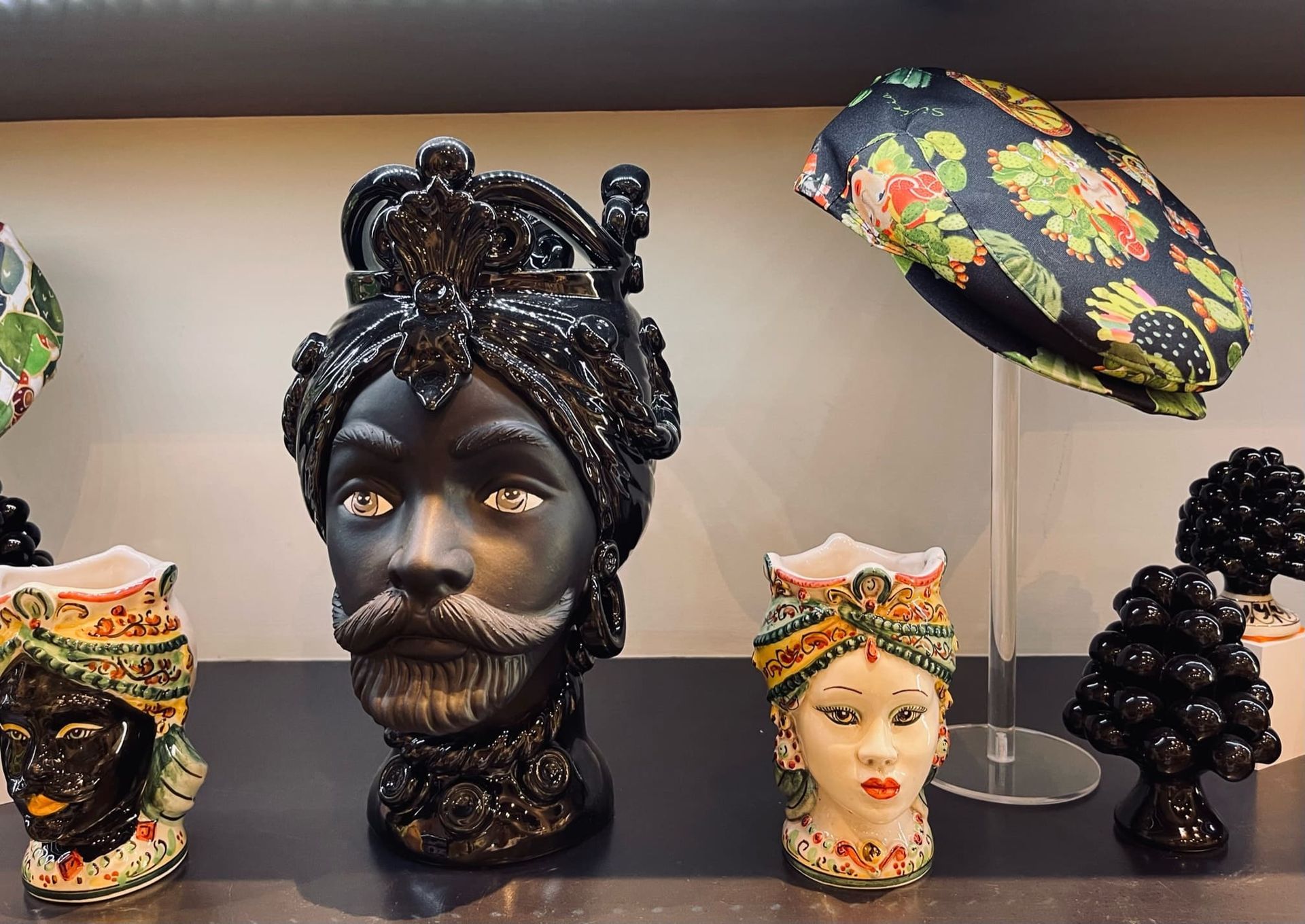 TESTE DI MORO , NERO SATINATO IN CERAMICA