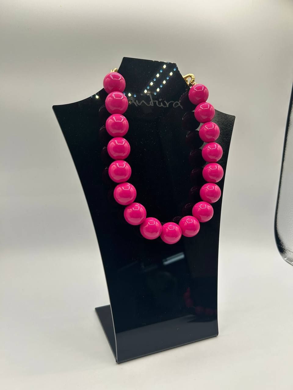 collana in resina colorata Antura