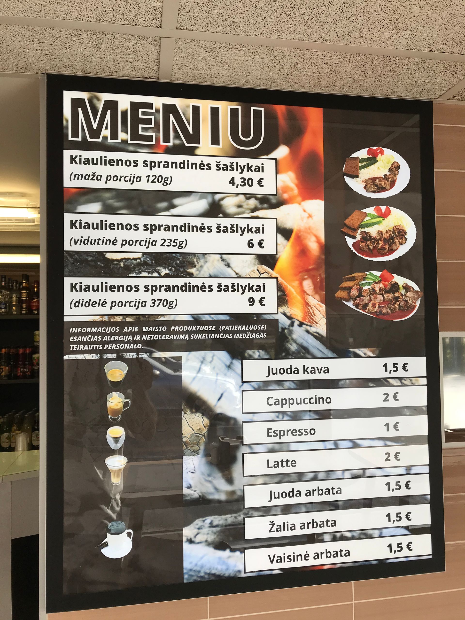 Meniu lenta su maisto ir gėrimų kainomis