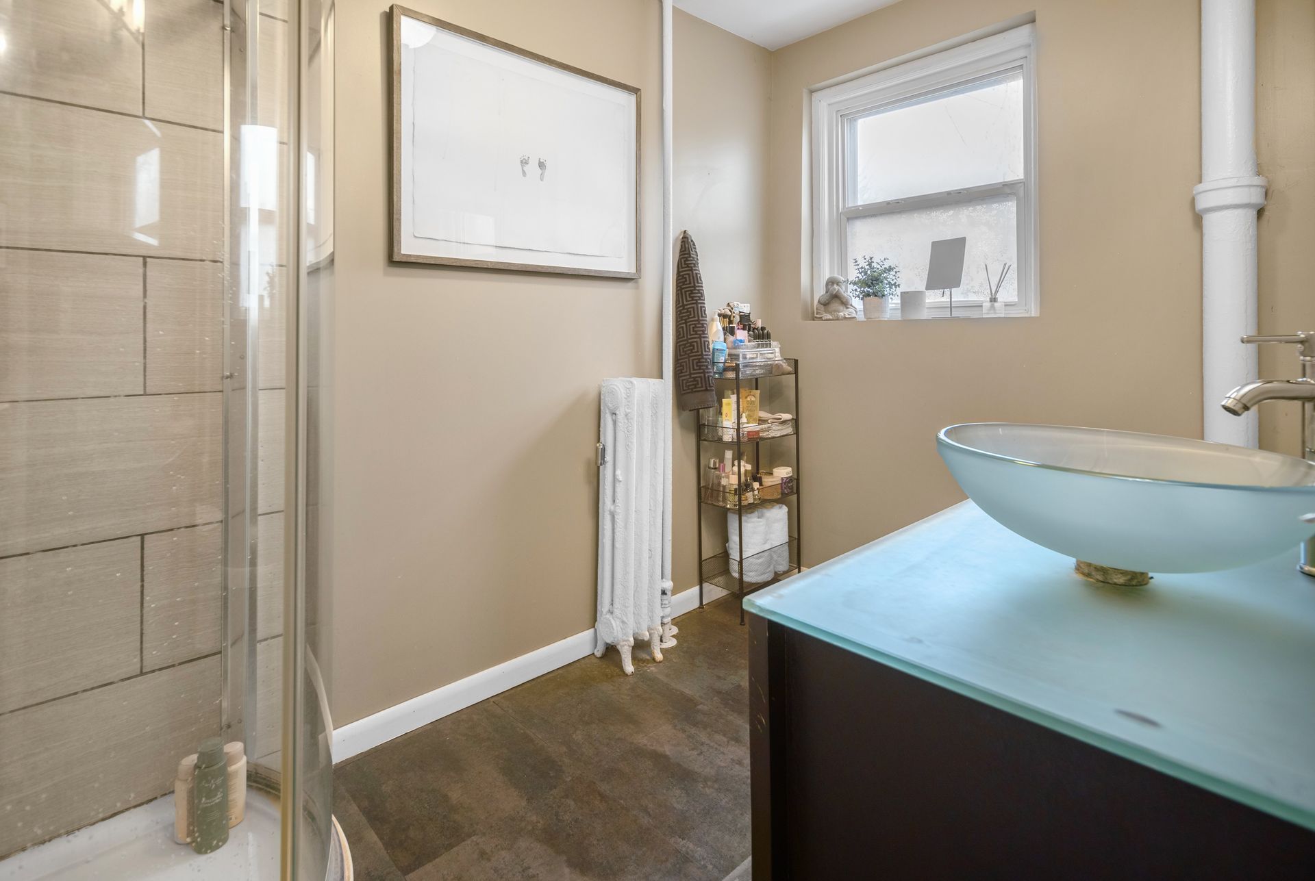 308 E Seneca St Apt 2B bathroom