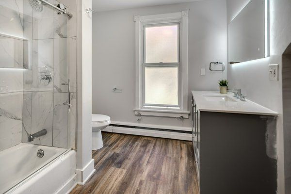 601 E State Street bathroom