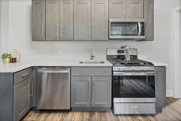 601 E State Street kitchen