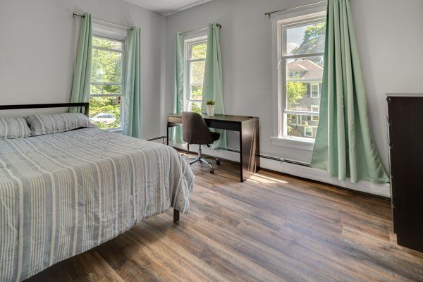 601 E State Streetbedroom