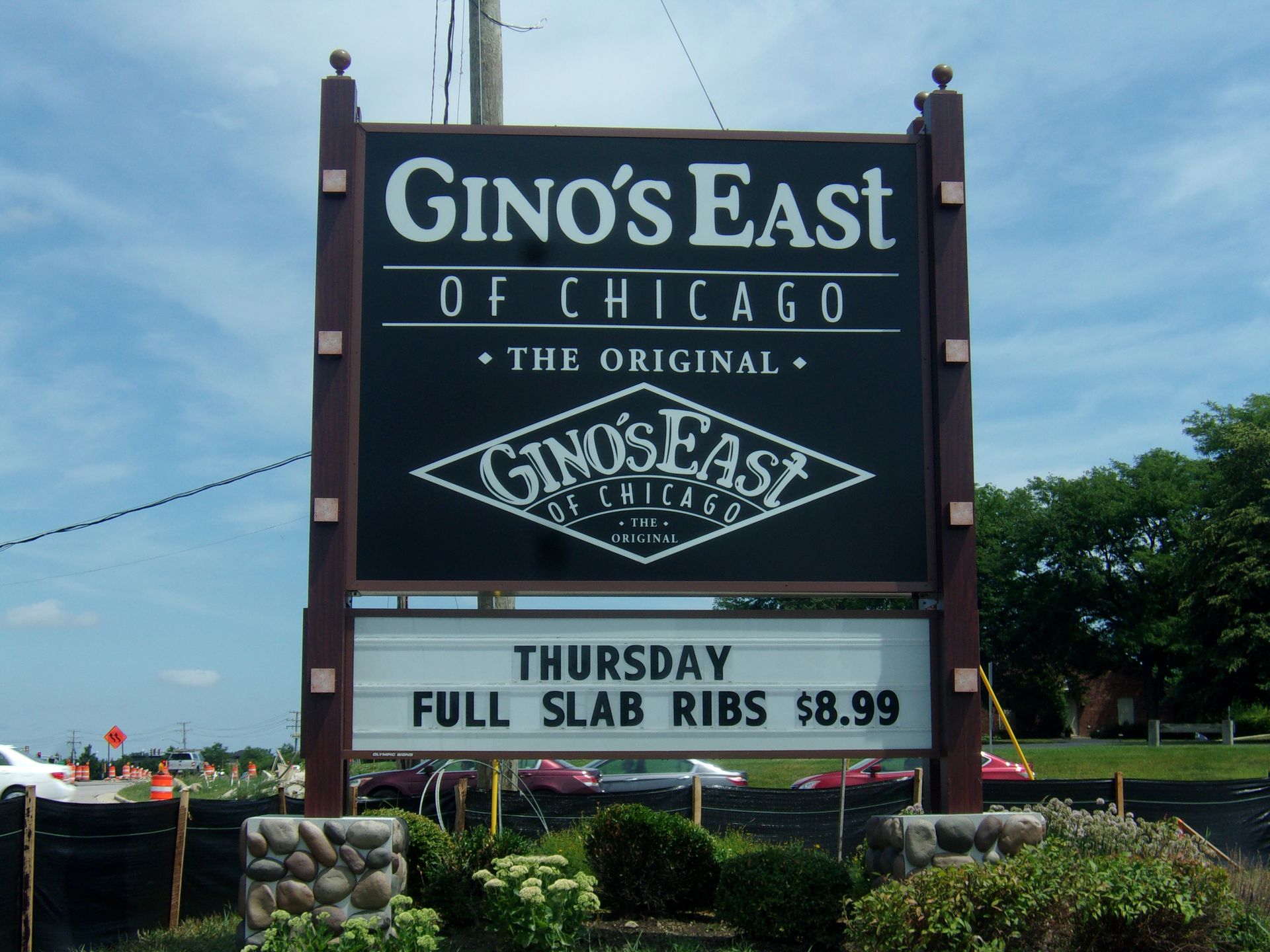 Ground Signs & Pylon Signage | Olympik Signs | IL