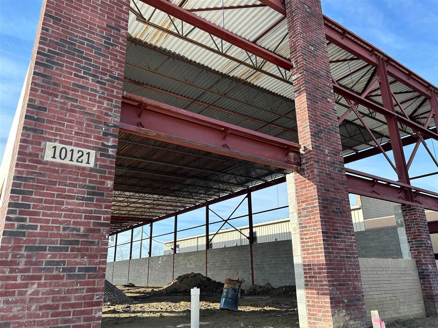Auto Repair Building Corner With Brick Columns And Steel Frame | Auto DR