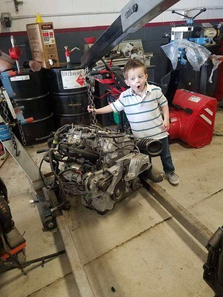 Boy in shop | Auto DR