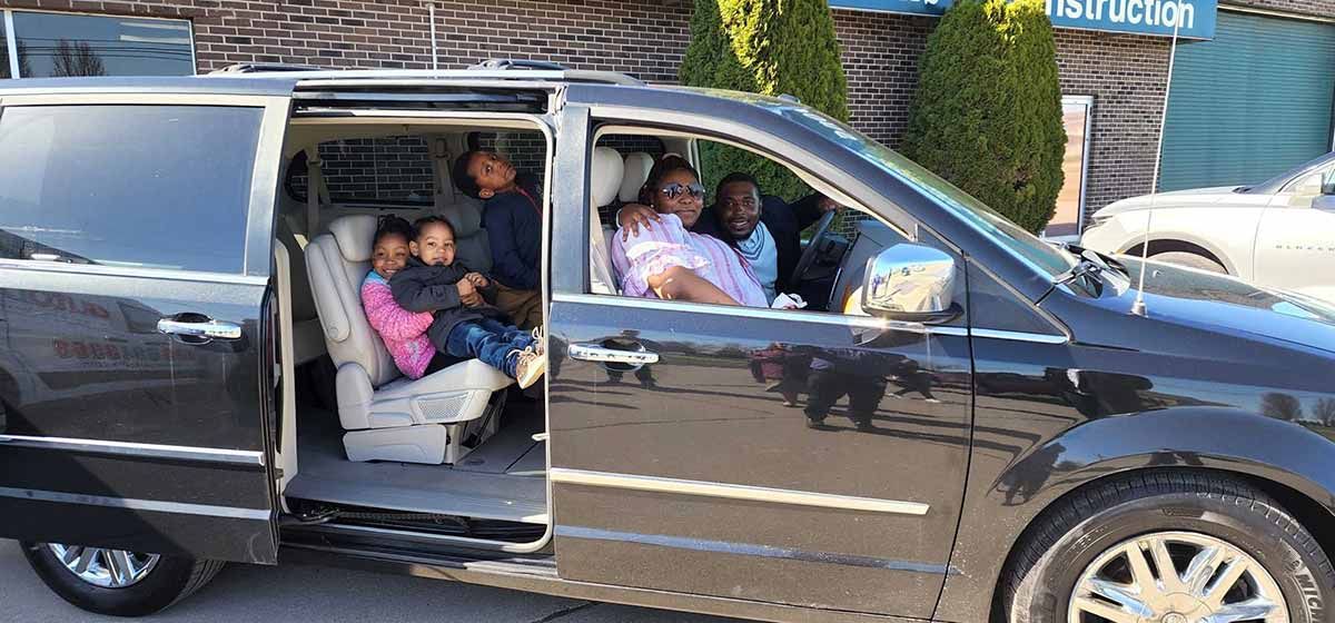 Neighbors Helping Neighbors Nominee With Family Vehicle | Auto DR