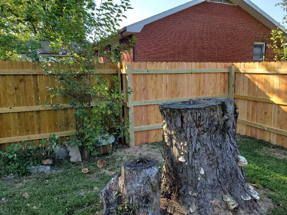 backyard privacy fencing missouri