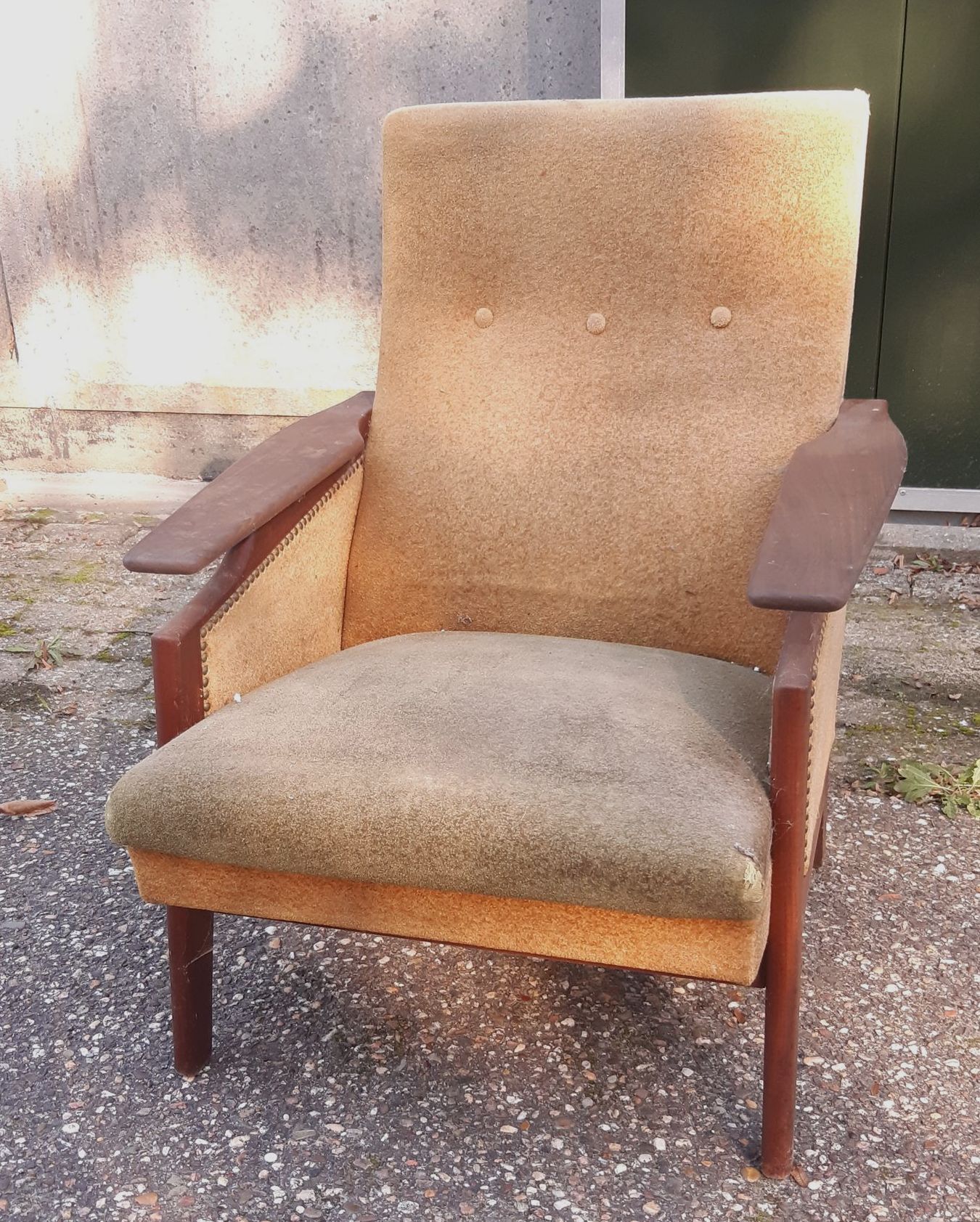 Vintage fauteuil jaren ' 60.
Opnieuw te stofferen in stof naarkeuze.