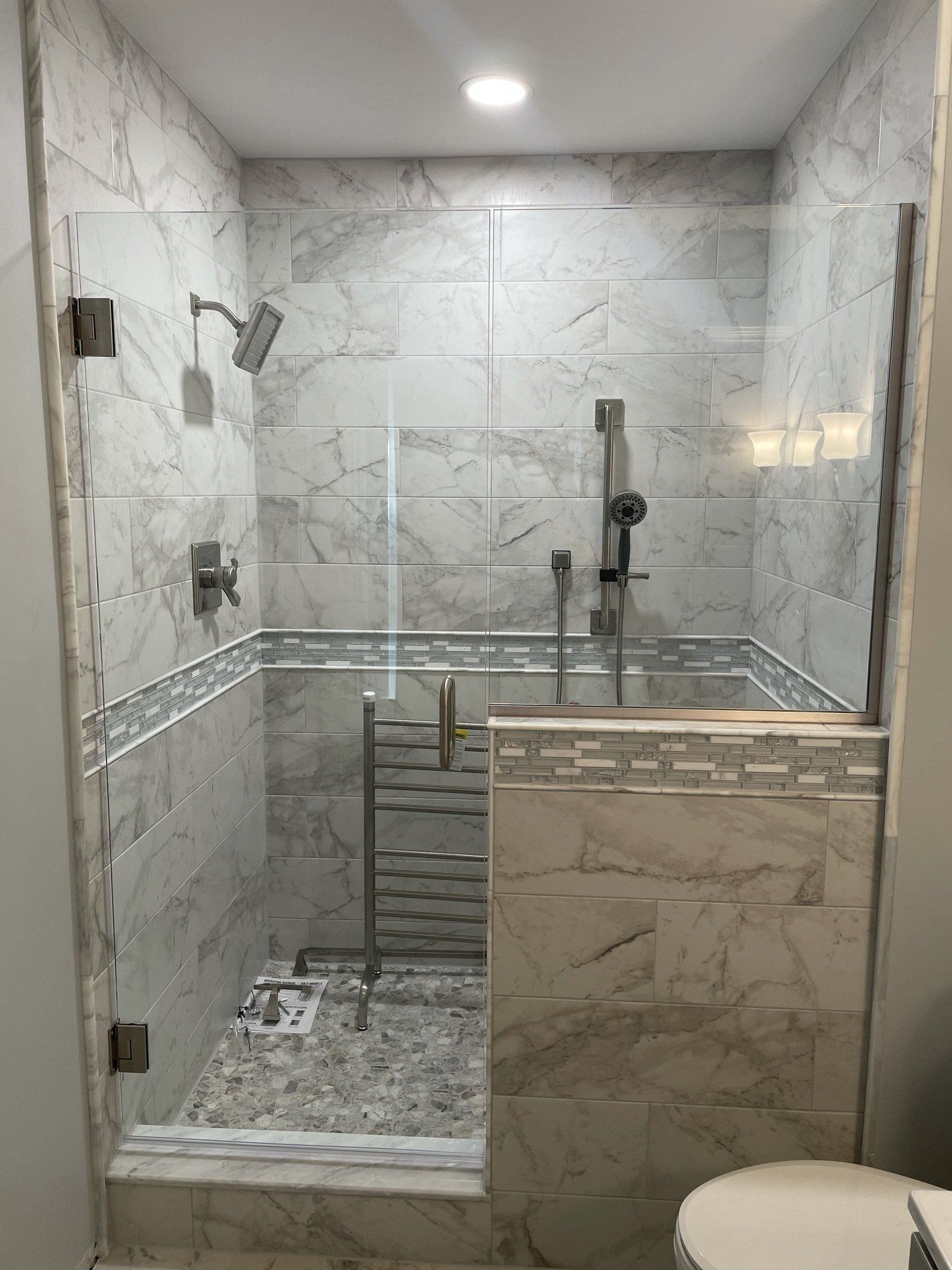 Frameless with Channel