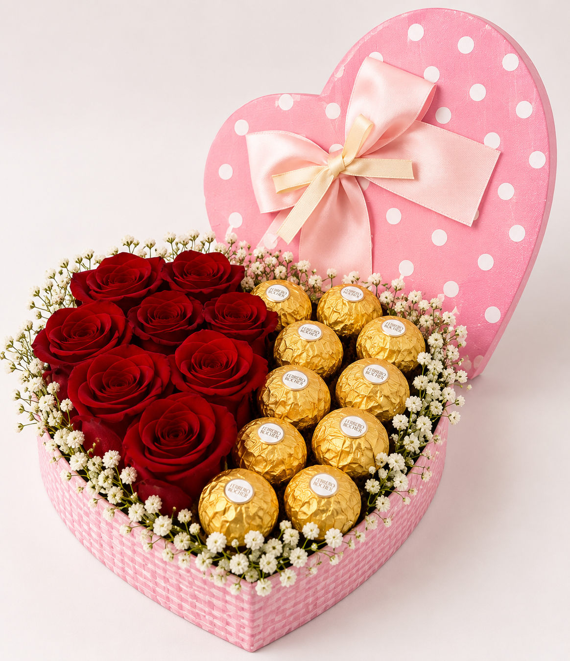 Box corazón caja mediana de rosas y ferrero