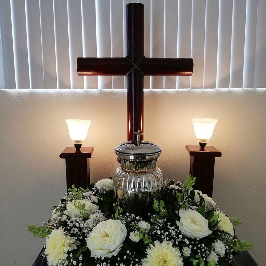 FUNERARIA RECINTO MEMORIAL - Urna Plateada