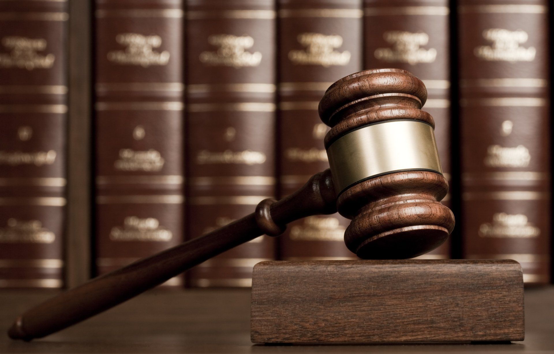 Justice Scales And Wooden Gavel - Richmond, VA - Baronian & Associates, P.C.