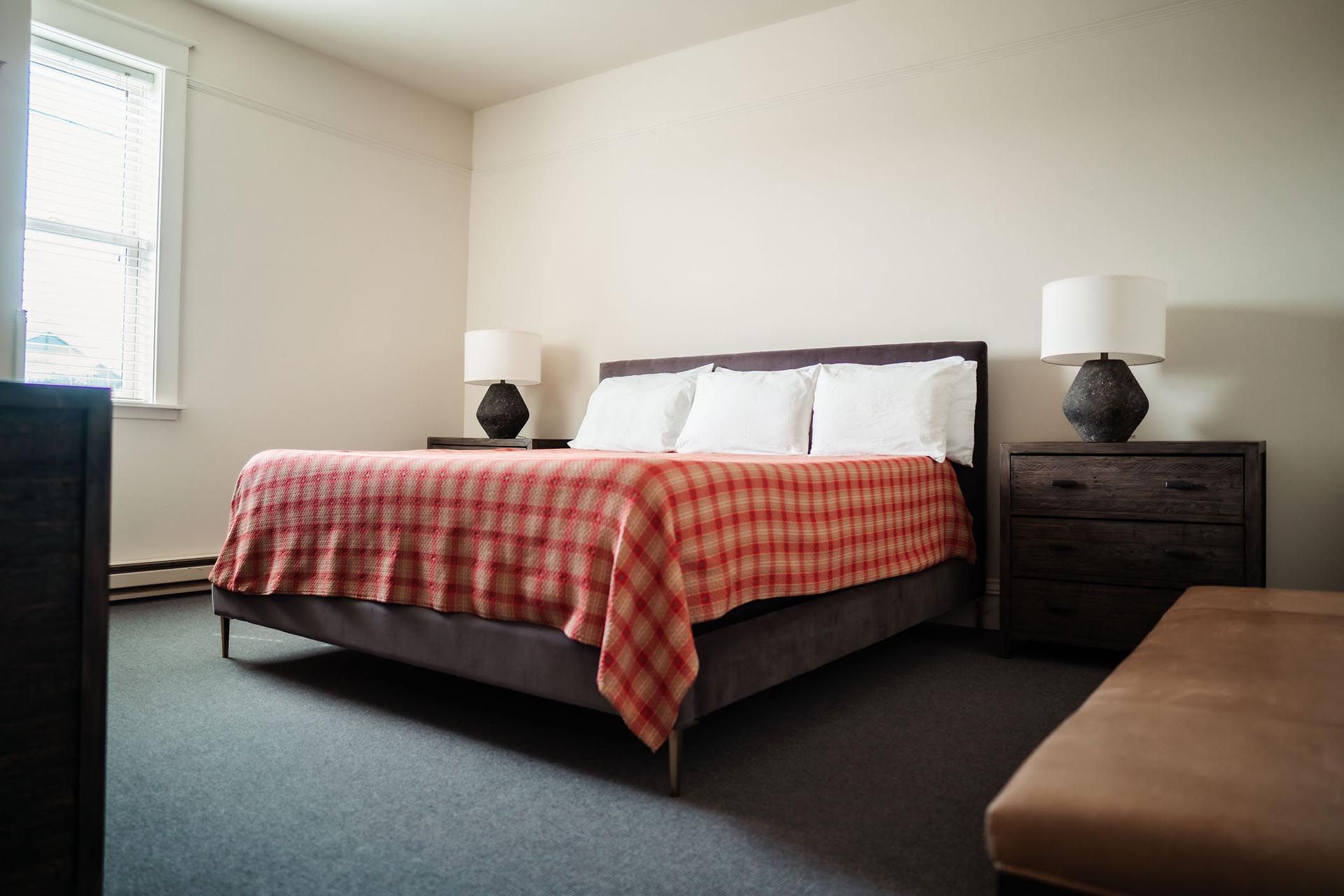 Grand Accomodations