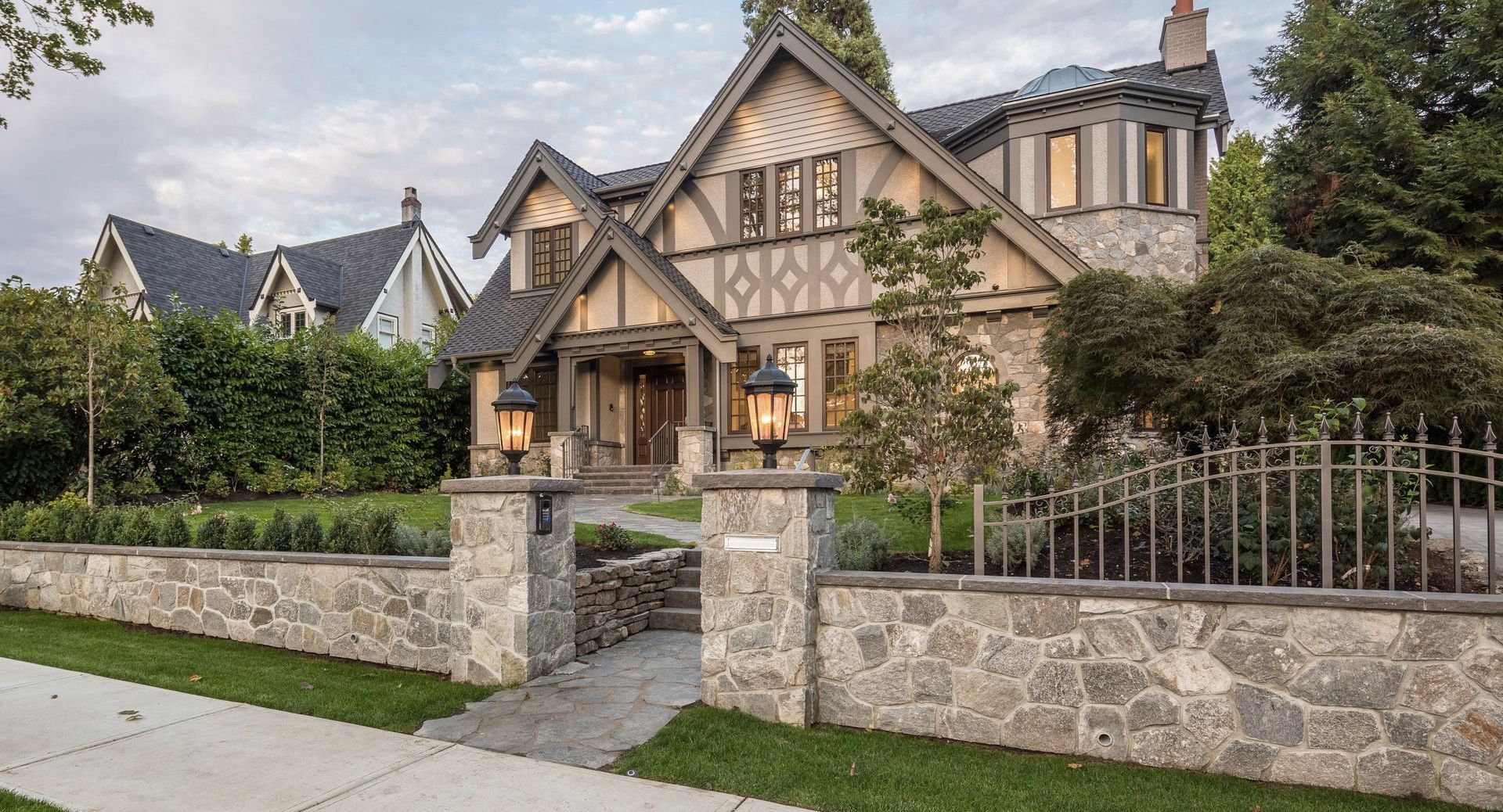 Stone Fences | Exterior Stonework | Residential | Stillwater Stoneworks