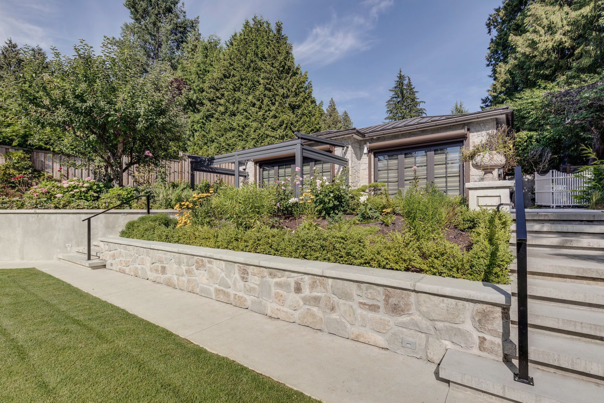 Retaining Walls | Exterior Stonework | Residential | Stillwater Stoneworks