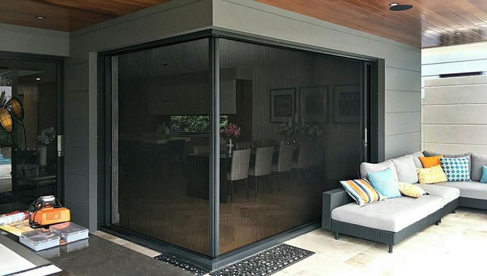 Frameless sliding shower screen