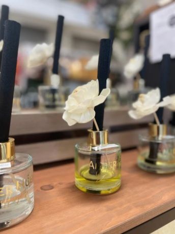 AMBER HUE CANDLES