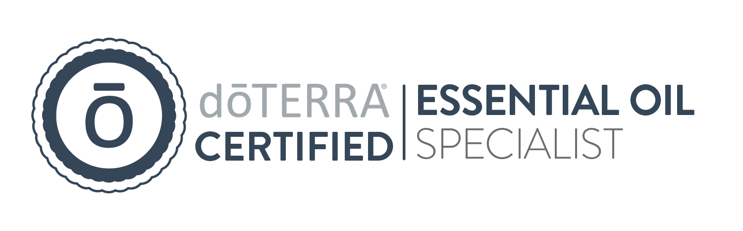 DōTERRA Certified Essential Oil Specialist-logo: blauw rond embleem met de letter 