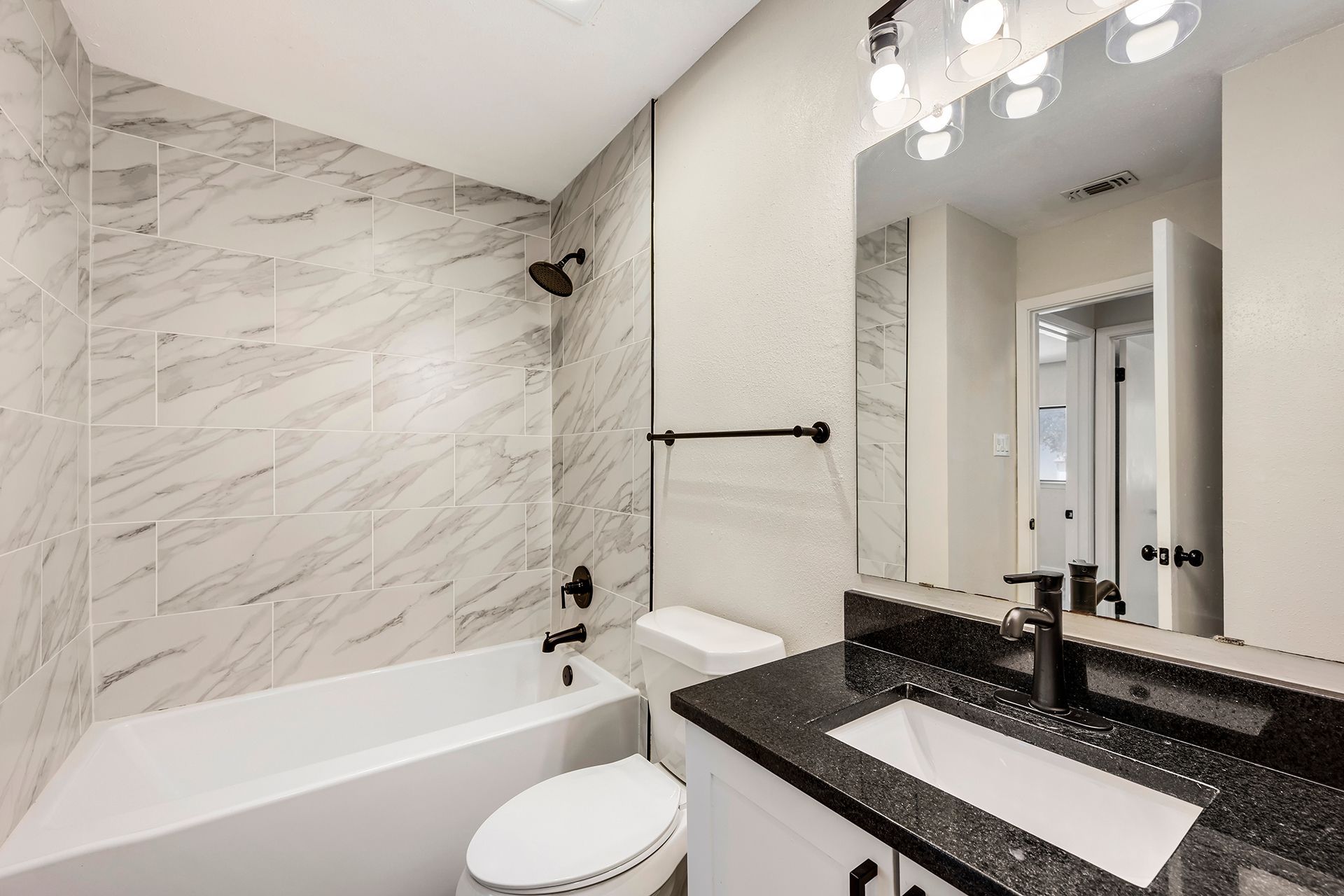 Bathroom with Tub