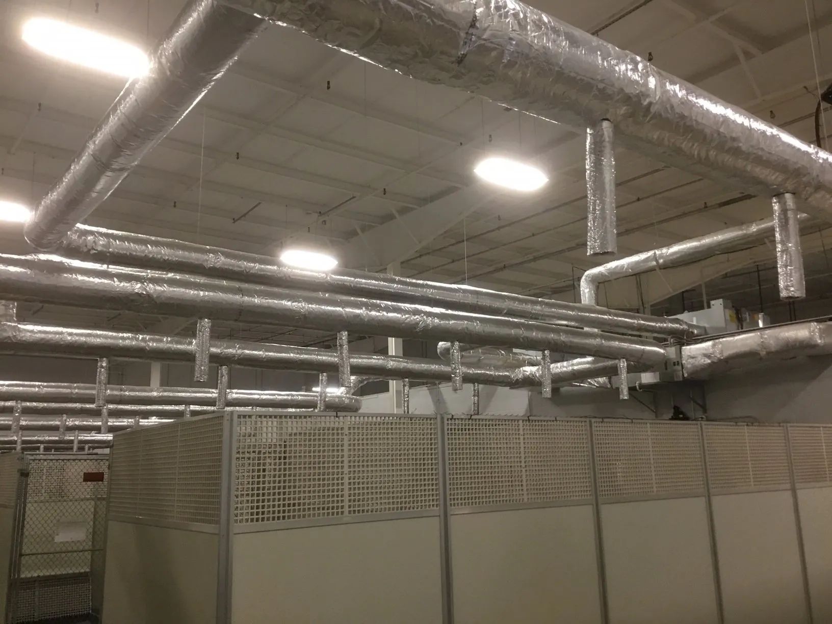 Mini Ducts Above Cubicles